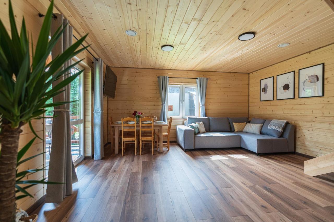 Roztoczanska Ostoja Apartment Adamow  Екстериор снимка