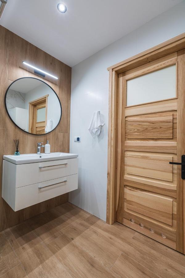 Roztoczanska Ostoja Apartment Adamow  Екстериор снимка